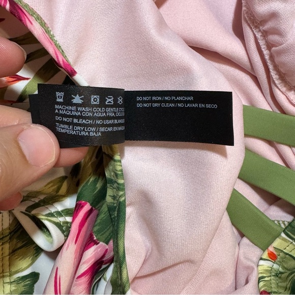 Hurley Tropical Floral One Piece Swimsuit Women’s size XL - Picture 8 of 9